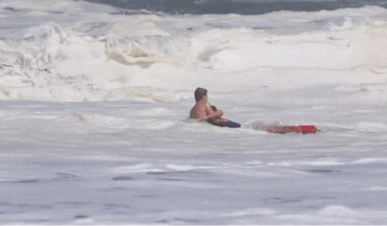 6e1979be2937356e970a7cc737bfe75c37b74d7ad3572a710fdab8de349abe1d.gif