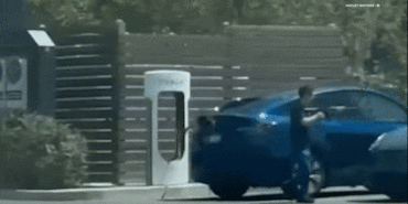 963ff358dfae3726f06eec30711e7e43e8a2bb18716fa641f17833125daaeed8.gif