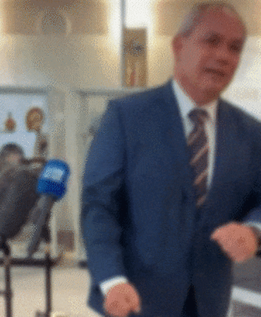54dfb09d4d4bb8cb5bd47eb769d9f77daf9794965c434061249736524badd57d.gif