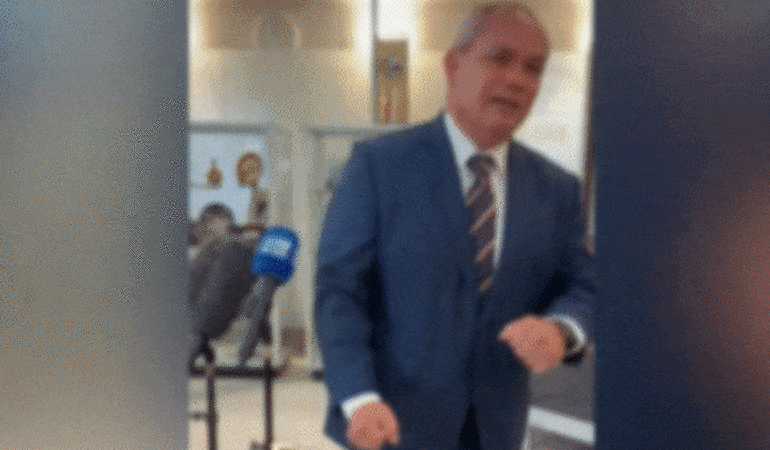 54dfb09d4d4bb8cb5bd47eb769d9f77daf9794965c434061249736524badd57d.gif
