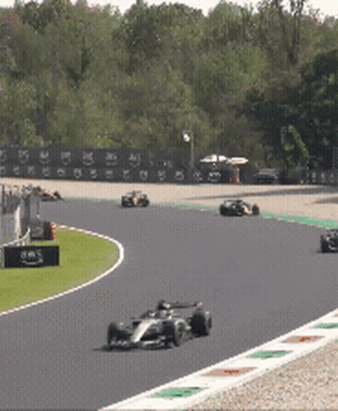 fba1aa4e1b75850dab83f5919d72efa0317dece52fee492c055140c998feaae8.gif